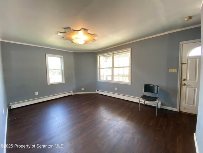 Building Photo - 416 E Elm St