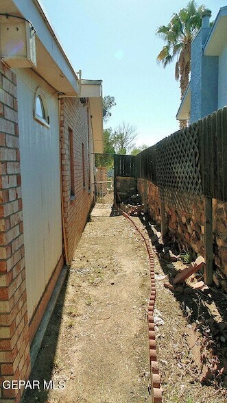 Building Photo - 7133 Imperial Ridge Dr