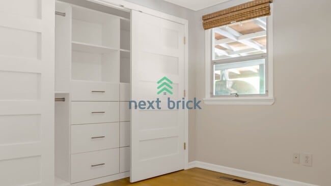 Building Photo - 3 Bed 2 Bath Single-family Home Available for Rent!