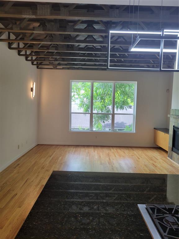 Building Photo - 6118 Hamman St