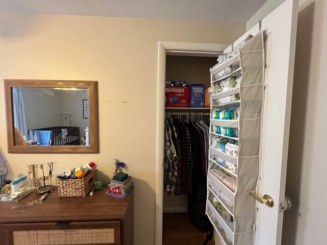 Building Photo - 5202 Dresden Wy