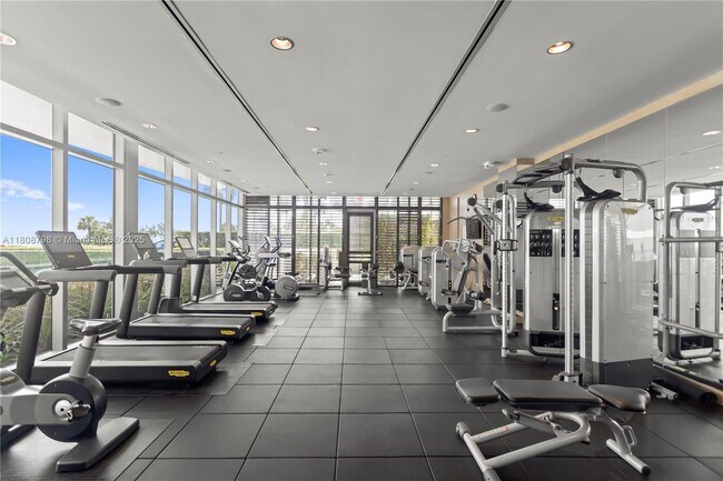 Building Photo - 350 Ocean Dr