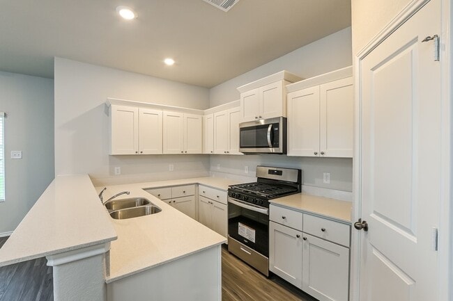 Building Photo - 3024 Paintbrush Dr