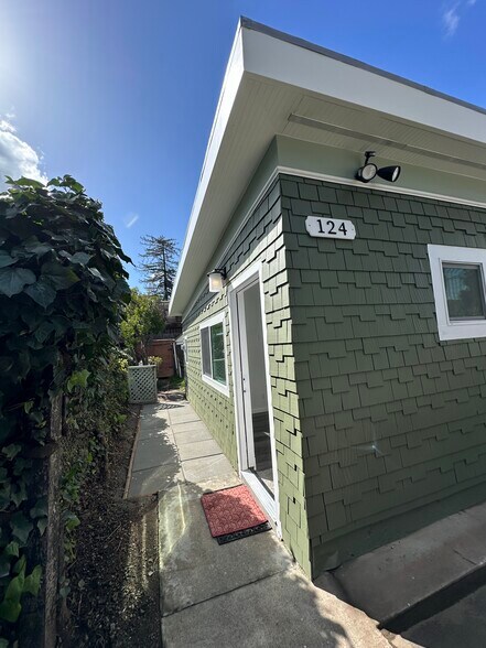 Primary Photo - 124 Los Gatos Blvd