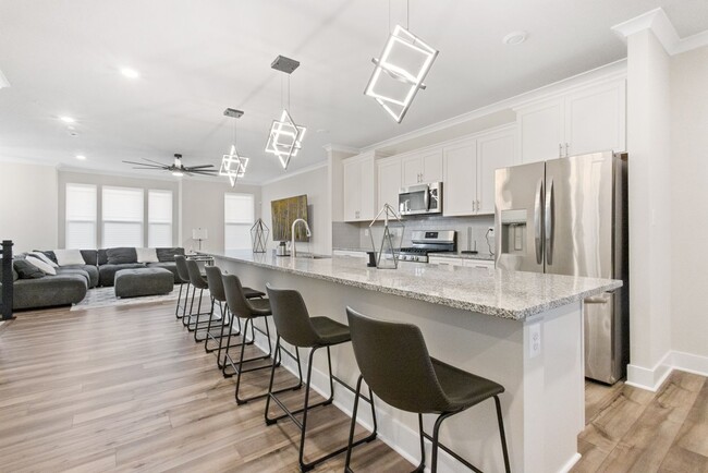Building Photo - Spacious 3BR Townhome in Bryans Road