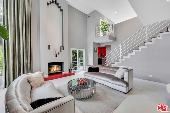 Building Photo - 13563 Contour Dr