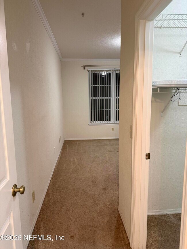 Building Photo - 13810 Sutton Park Dr N