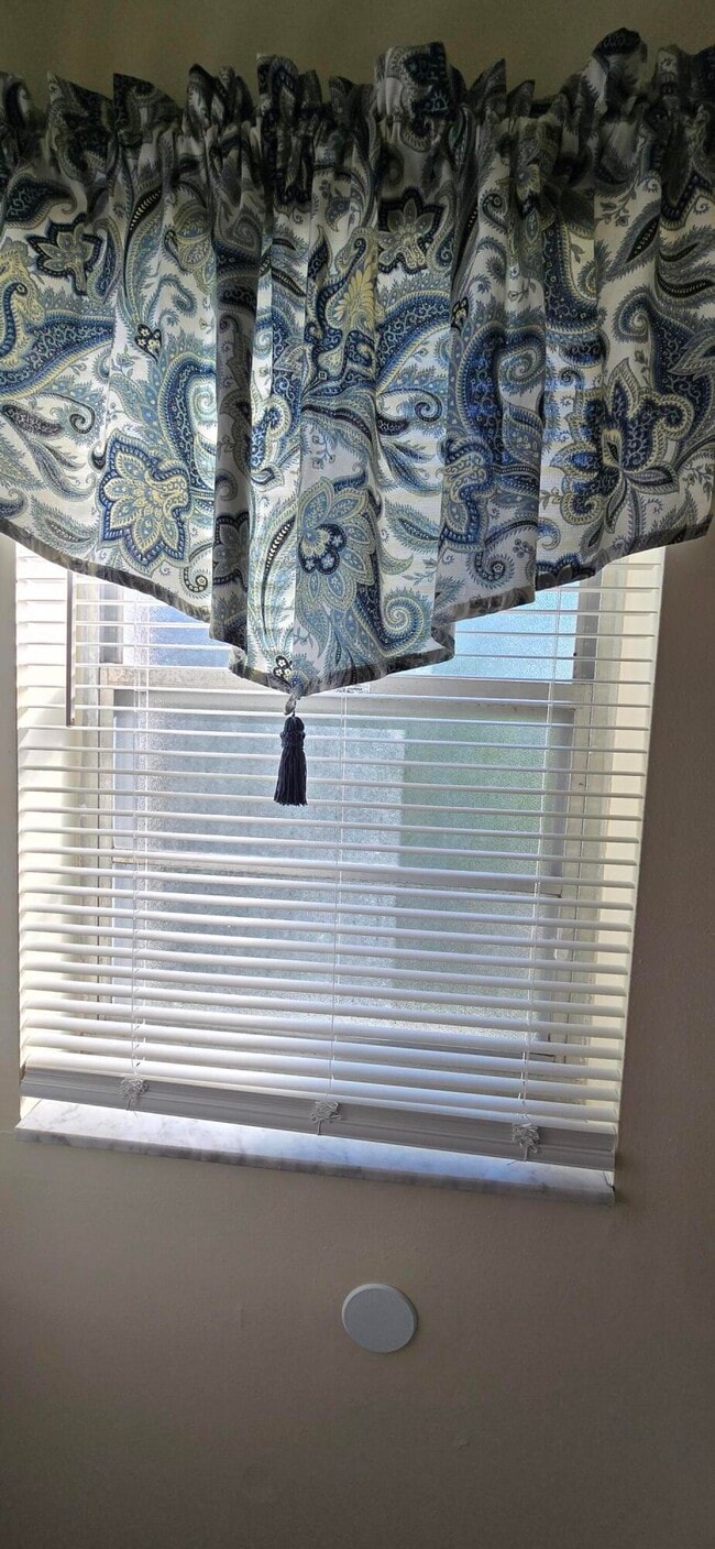 Building Photo - 1600 S N St