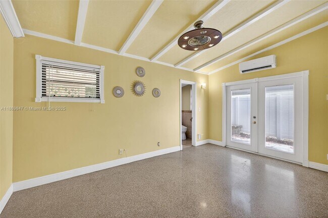 Building Photo - 2606 Gulfstream Ln