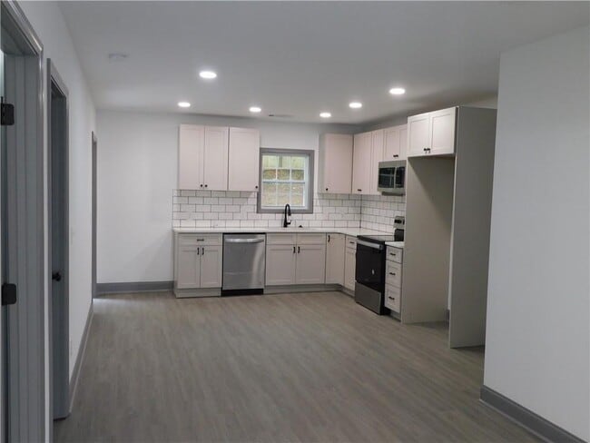 Building Photo - 221 Stafford St NW