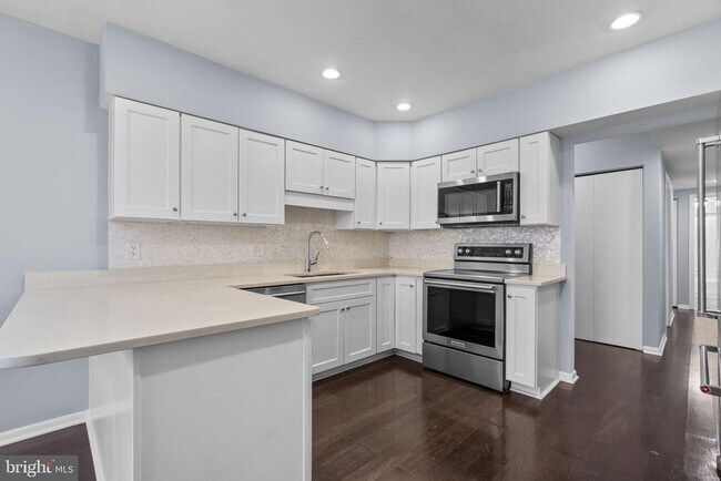 Building Photo - 6 Mullingar Ct