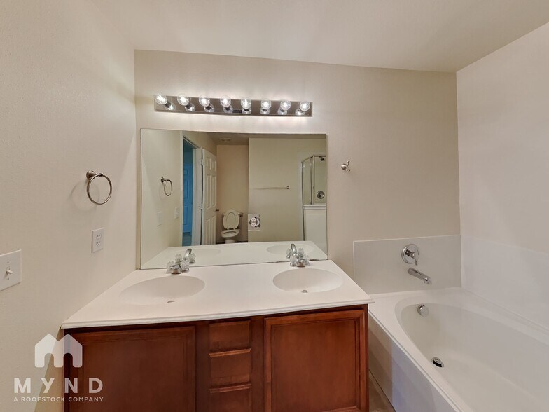 Building Photo - 3008 Stone Forest Cir