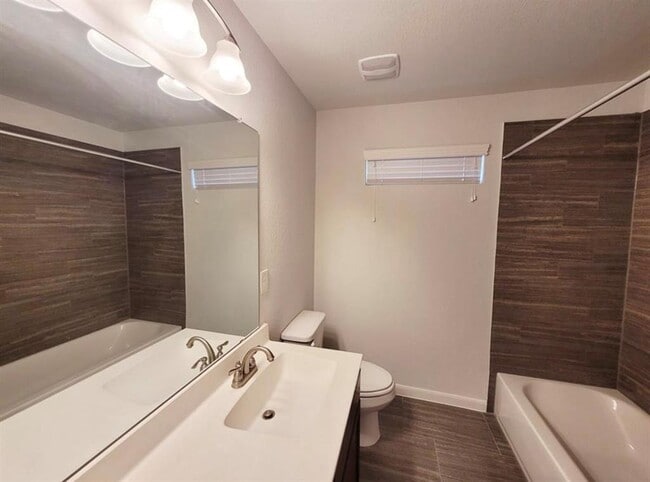 Building Photo - 14723 Garner Falls Trl