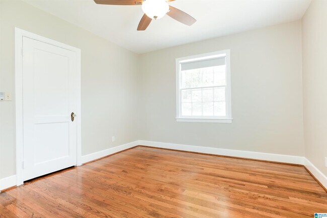 Building Photo - 501 21st Ave S