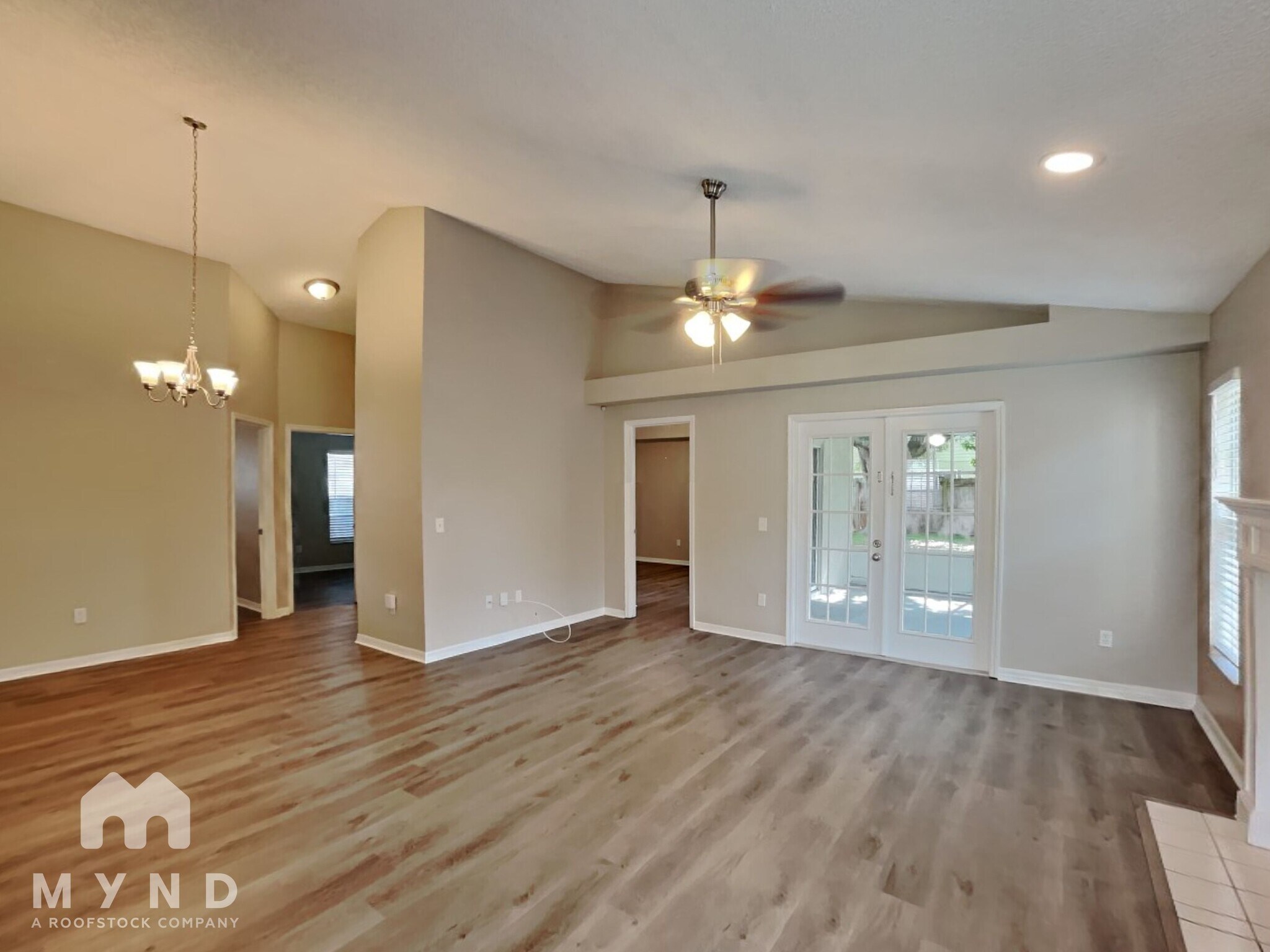 Building Photo - 4830 Fort Dodge St