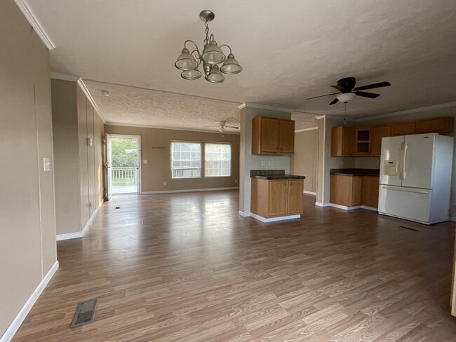 Building Photo - 140 Co Rd 230