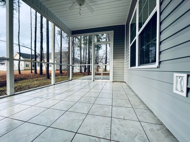 Building Photo - 3/2 single family - quiet neighborhood - u...