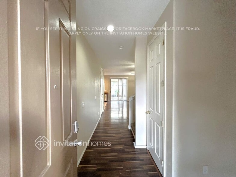 Building Photo - 6446 W Valencia Dr