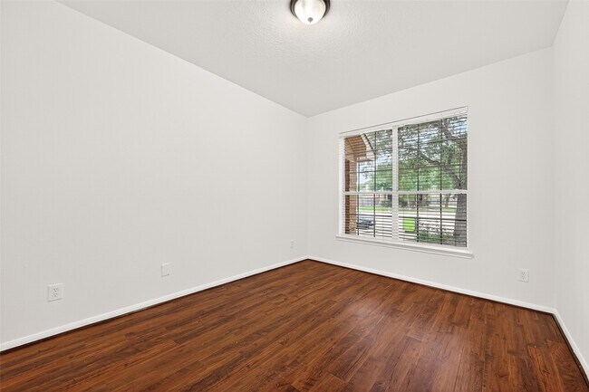 Building Photo - 22303 Naple Hollow Ln
