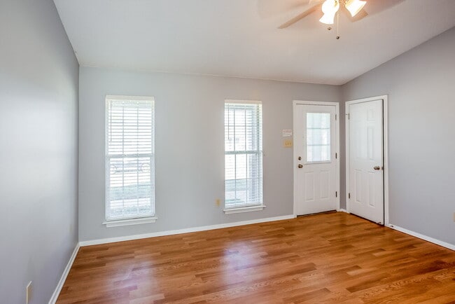 Building Photo - 4235 Highgate Dr