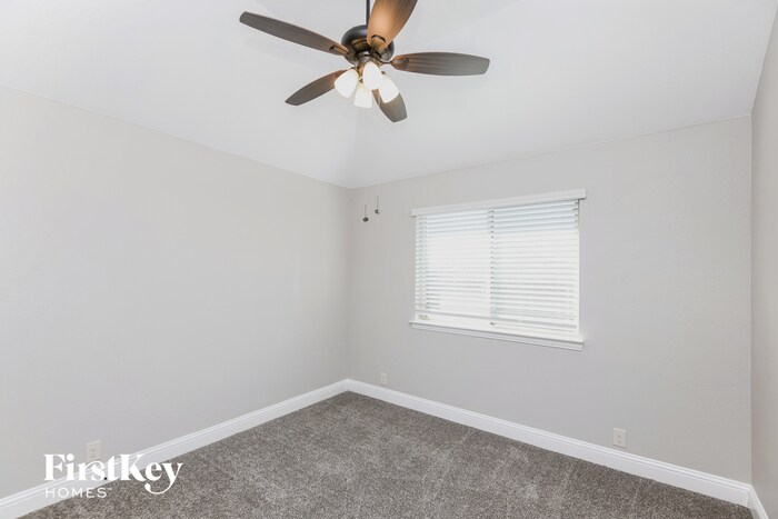 Building Photo - 312 Waverly Dr