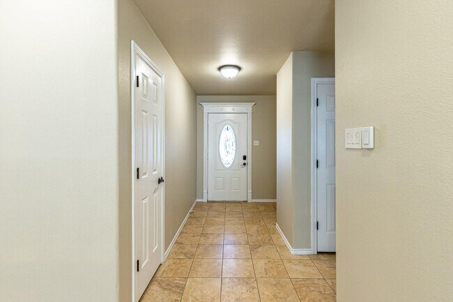 Building Photo - 811 11th St