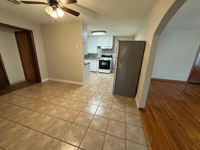 Building Photo - Spacious Home with Garage, Deck & Convenient Location