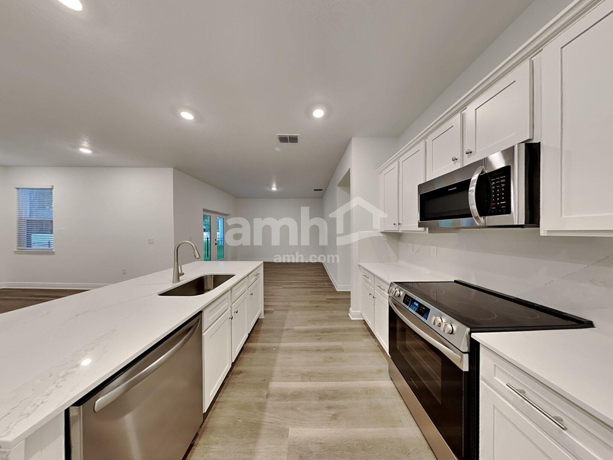 Building Photo - 6532 Atlantic Bch Ave