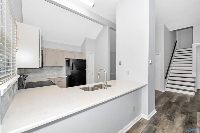 Building Photo - 109 Briargate Ln