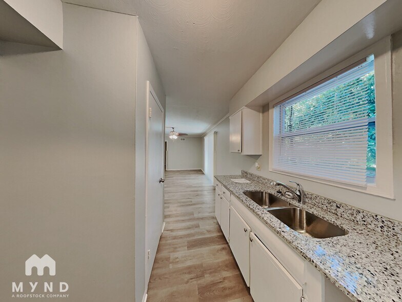Building Photo - 4126 Berrywood Ave