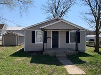 Building Photo - 2 Bed 1 Bath in Richmond MO