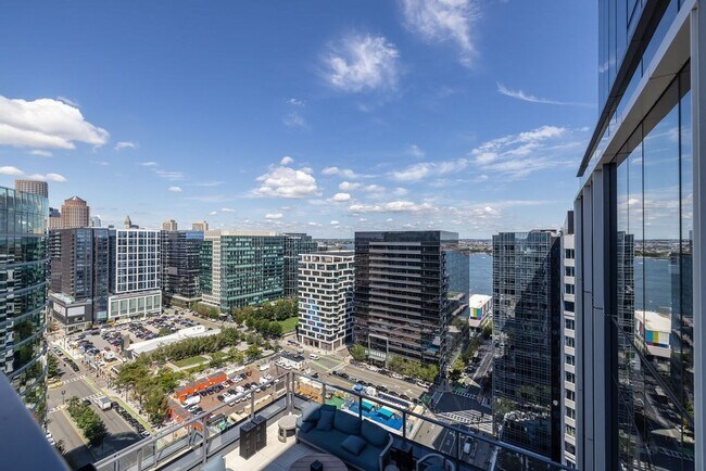 Building Photo - 133 Seaport Blvd