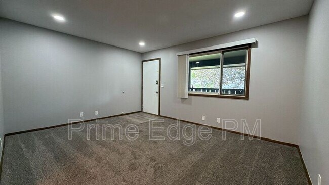Building Photo - 4520 Calvert St