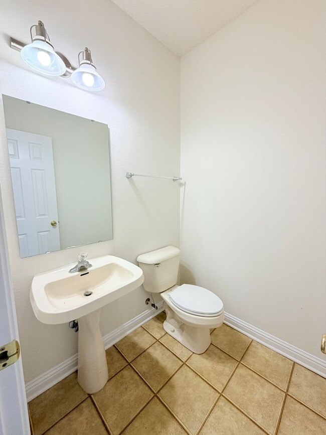 Building Photo - 2946 Heirloom Ln