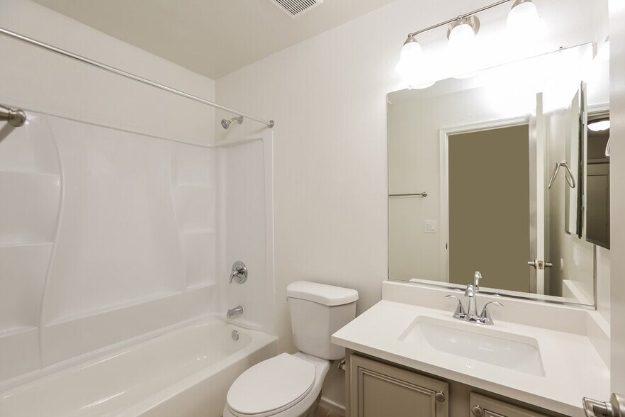 Building Photo - 5802 S 54th Ln