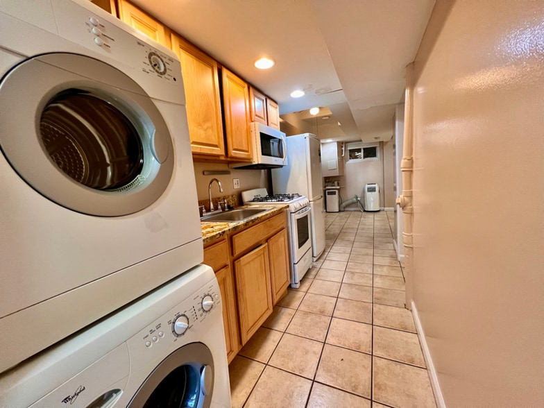 Building Photo - 1730 Lang Pl NE