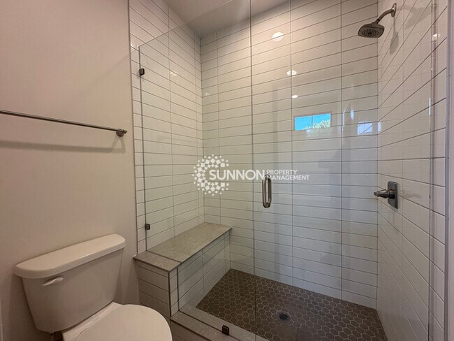 Building Photo - 3 Bed 3.5 Bath Townhome in NODA