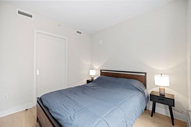 Building Photo - Avidian Condo | 1 Bed | 1 Bath | 665 Sf | Rental Parking Only