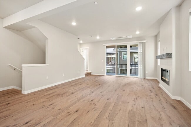 Building Photo - NEW Bothell Townhome | 4 Bedroom | $3750