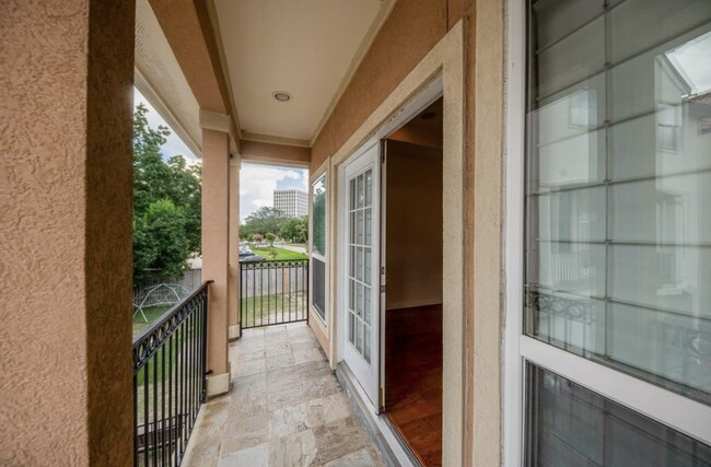Building Photo - 7103 Windwater Lagoon Dr