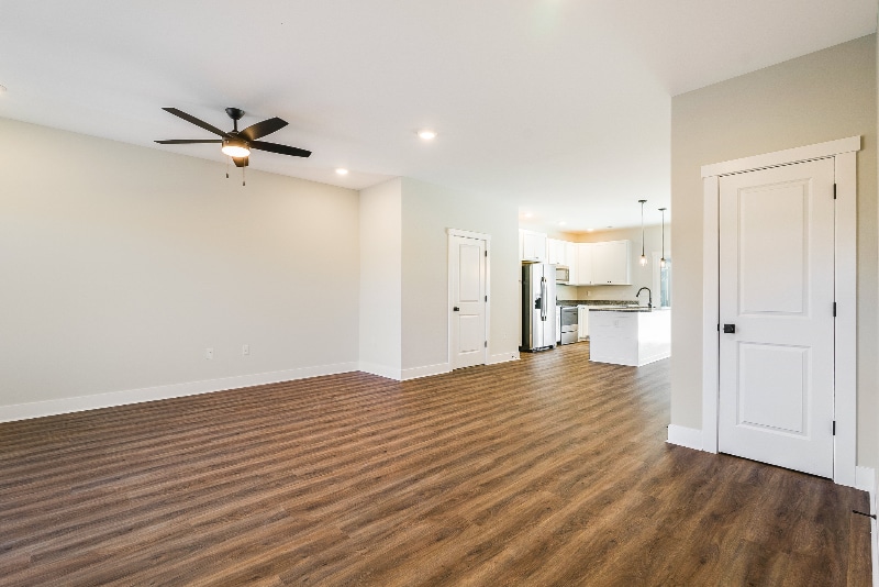 Building Photo - 13 Barnyard Cir