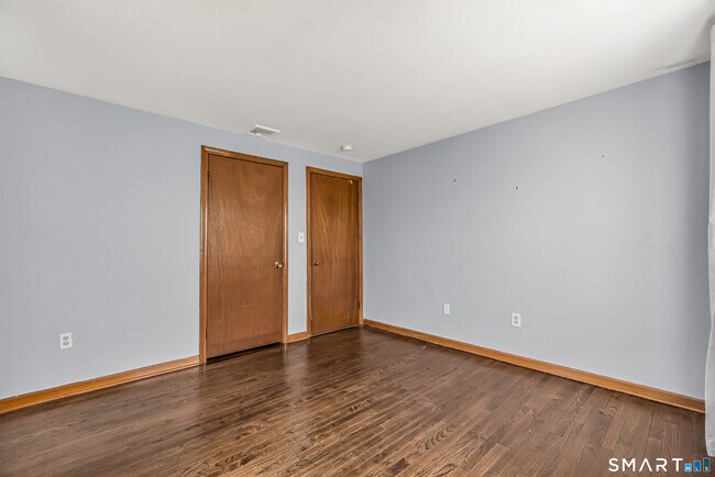 Building Photo - 466 High Hill Rd