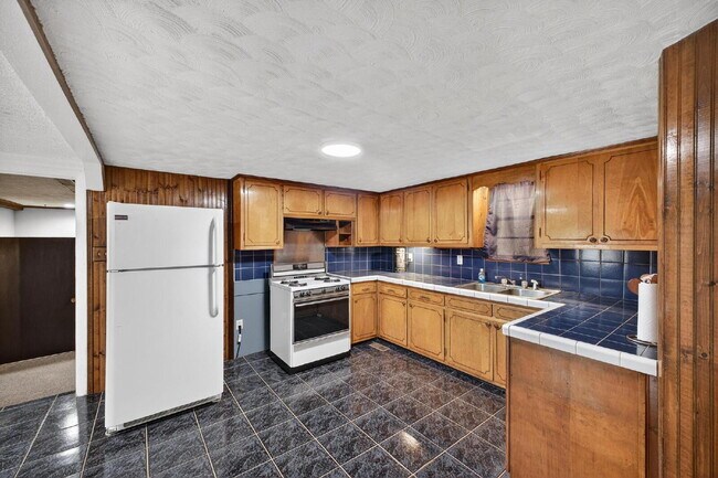 Building Photo - Unique, Private Rental Home with Workshop!