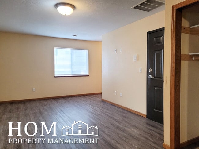 Building Photo - 251 Bunting Ln