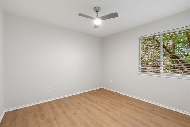 Building Photo - 437 Sweet Leaf Ln