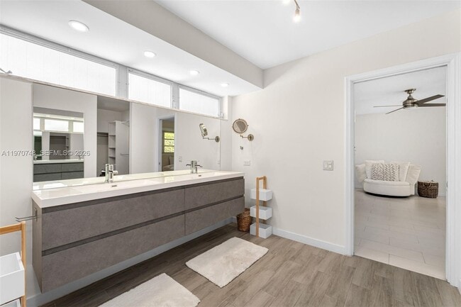 Building Photo - 1525 Diplomat Pkwy