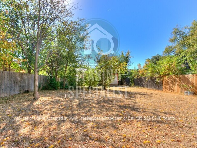 Building Photo - MOVE IN SPECIAL! Charming NW Oklahoma City...