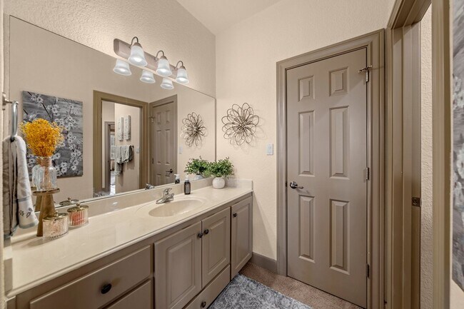Building Photo - 3404 Comanche Trace Dr