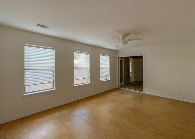 Building Photo - 12021 Hawthorne Ln