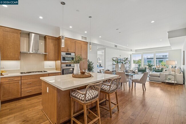 Building Photo - 1756 Cole Ave